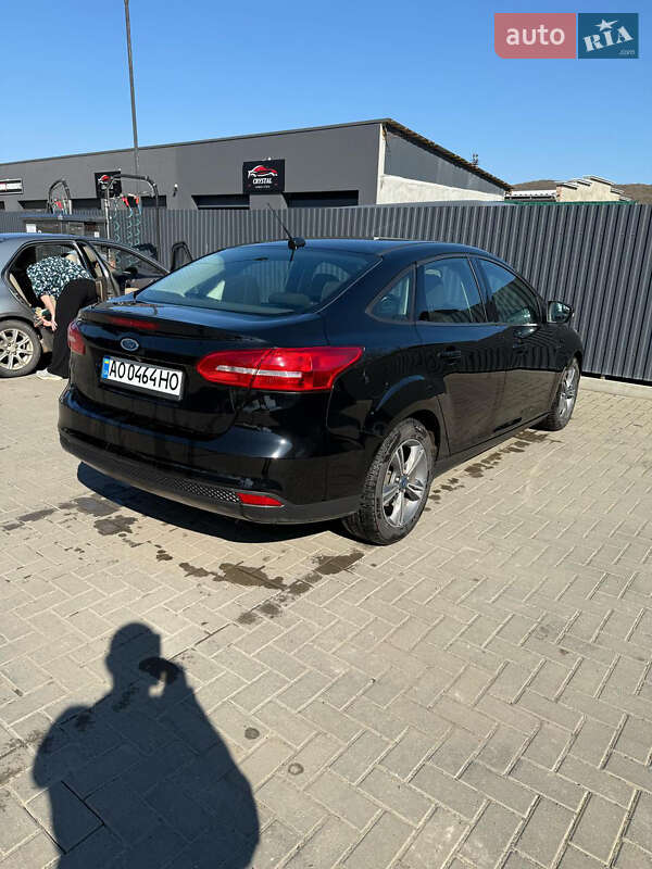 Седан Ford Focus 2017 в Ужгороді