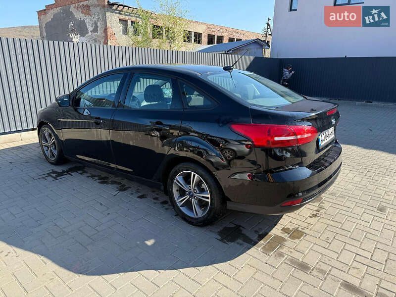 Седан Ford Focus 2017 в Ужгороді