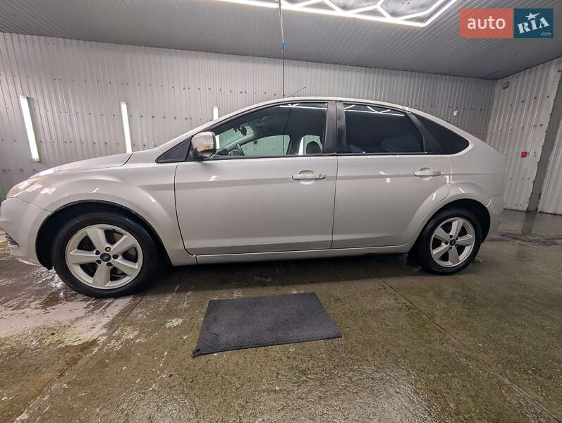 Хетчбек Ford Focus 2010 в Каневі