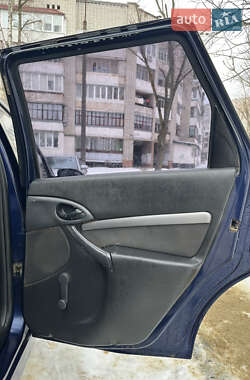 Универсал Ford Focus 1999 в Новояворовске
