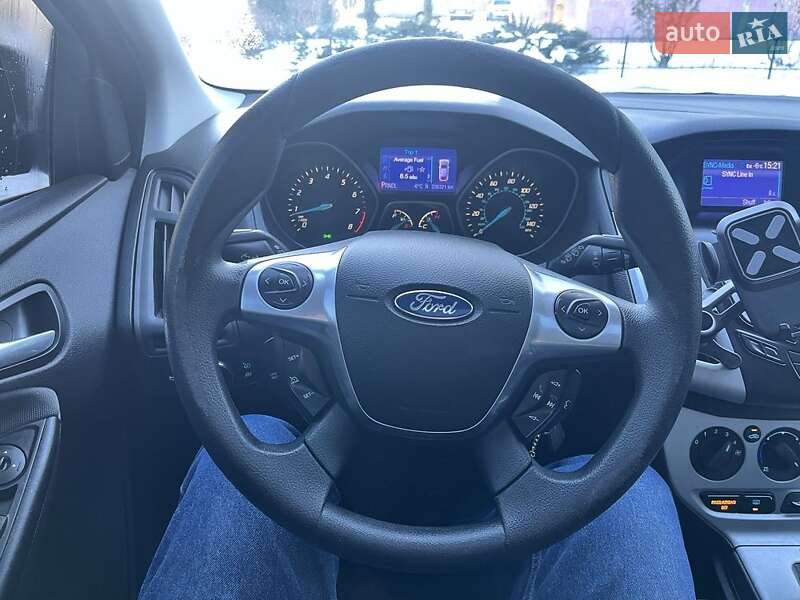 Хэтчбек Ford Focus 2012 в Сумах