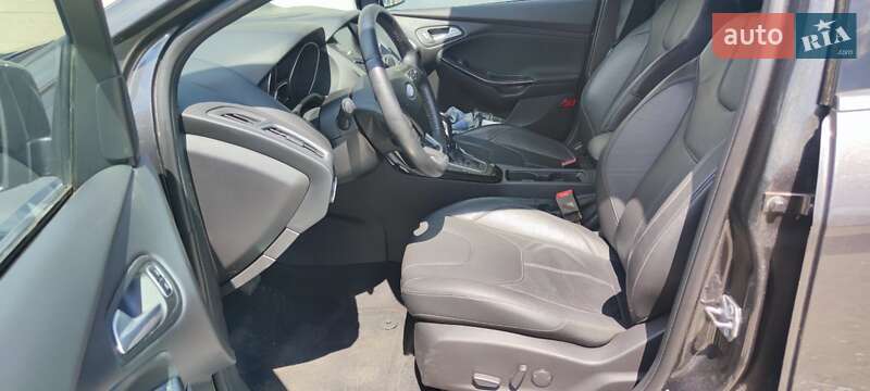 Седан Ford Focus 2015 в Киеве фото 5 Седан Ford Focus 2015 в Киеве