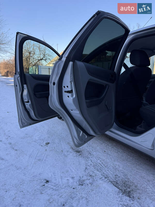 Хэтчбек Ford Focus 2008 в Кременчуге