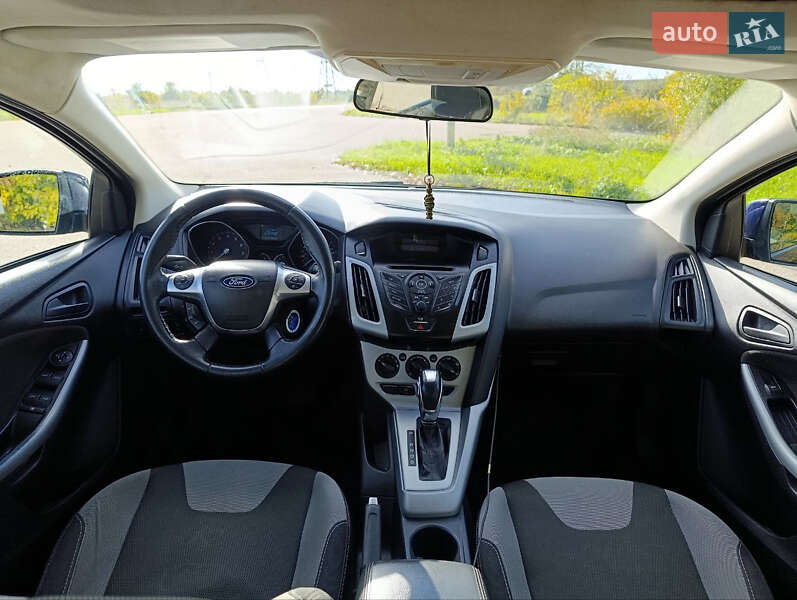 Седан Ford Focus 2011 в Южноукраинске
