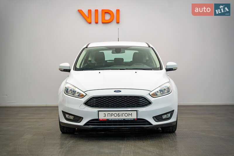 Хэтчбек Ford Focus 2015 в Киеве