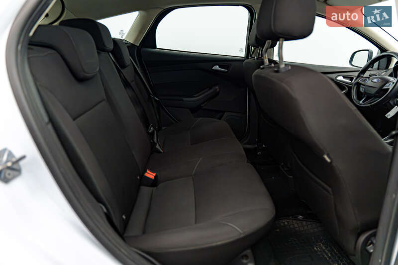 Хэтчбек Ford Focus 2015 в Киеве