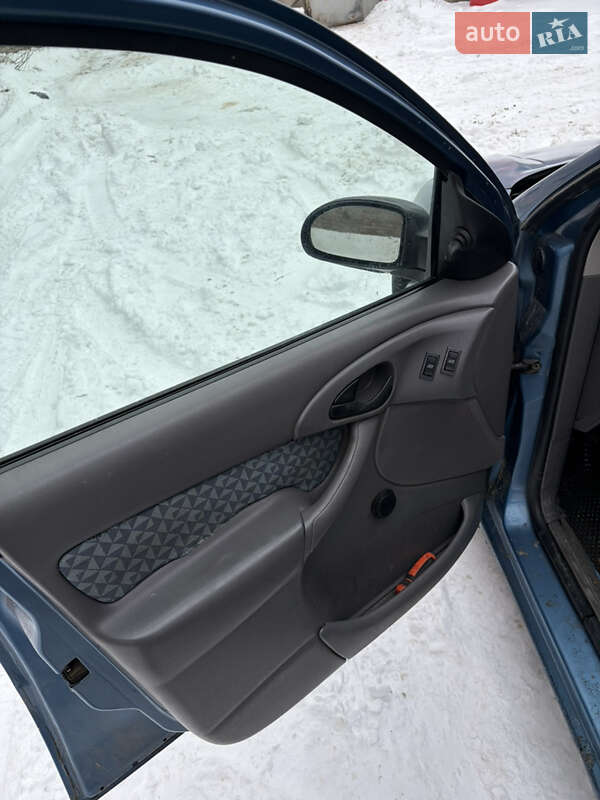 Седан Ford Focus 2001 в Києві