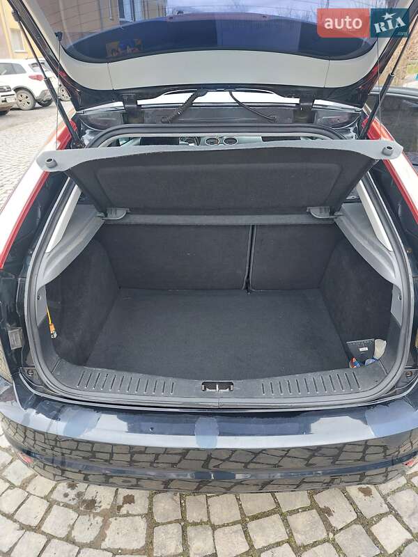 Хэтчбек Ford Focus 2008 в Ужгороде