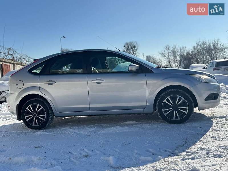Хэтчбек Ford Focus 2011 в Черкассах фото 4 Хэтчбек Ford Focus 2011 в Черкассах