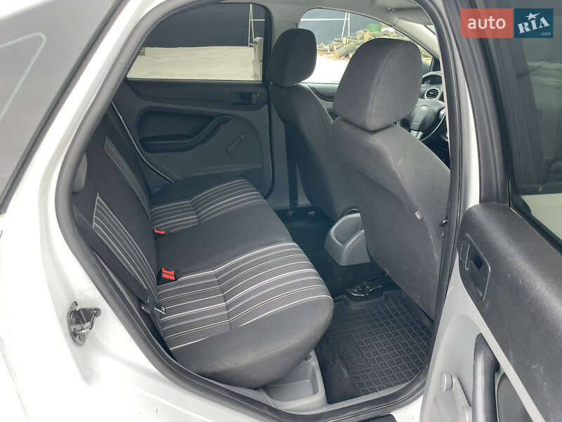 Хетчбек Ford Focus 2008 в Бару фото 27 Хетчбек Ford Focus 2008 в Бару