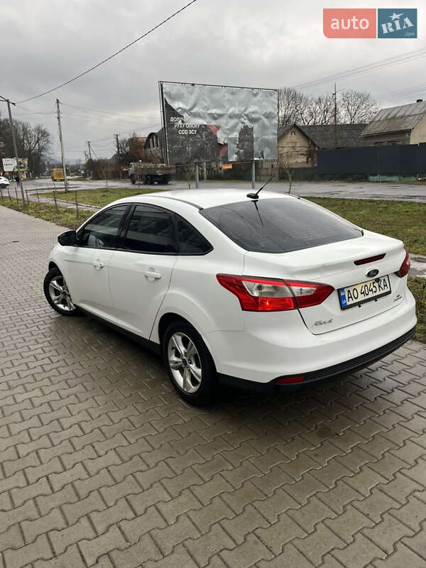Седан Ford Focus 2013 в Ужгороде фото Седан Ford Focus 2013 в Ужгороде