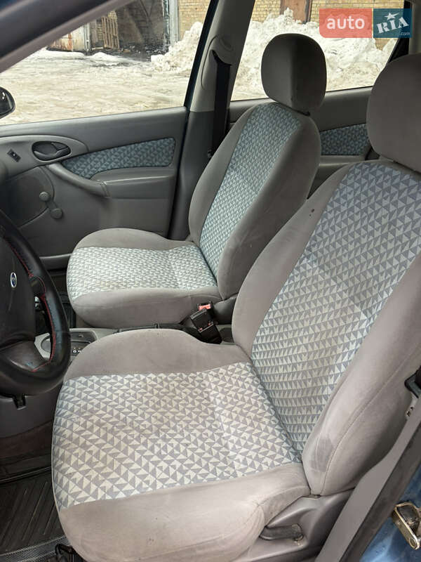 Седан Ford Focus 2001 в Киеве фото 13 Седан Ford Focus 2001 в Киеве