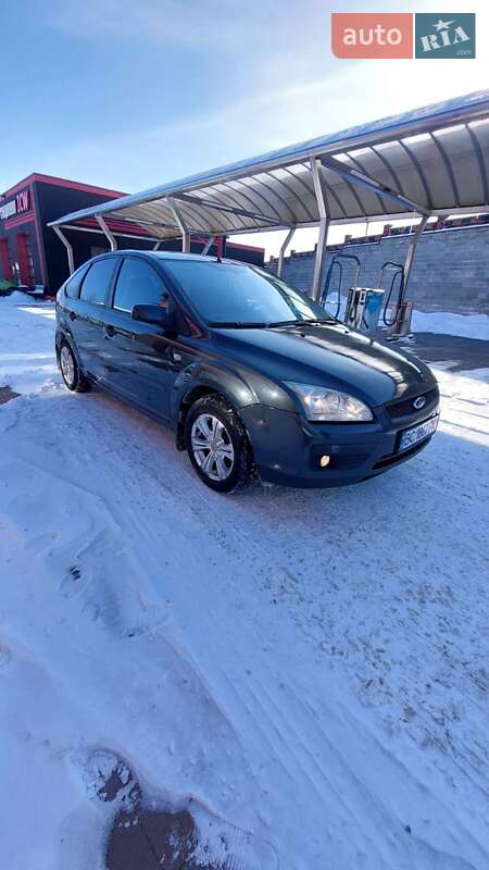 Хэтчбек Ford Focus 2006 в Ровно фото Хэтчбек Ford Focus 2006 в Ровно