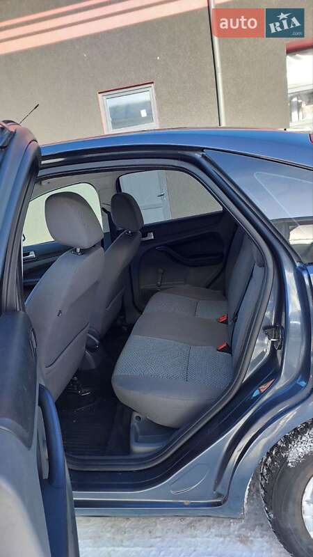 Хэтчбек Ford Focus 2006 в Ровно фото 10 Хэтчбек Ford Focus 2006 в Ровно