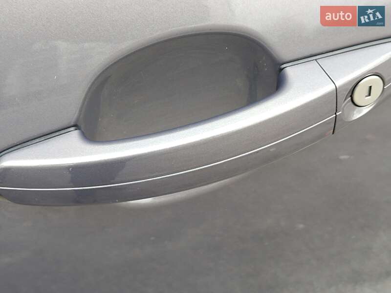 Универсал Ford Focus 2013 в Вишневом фото 10 Универсал Ford Focus 2013 в Вишневом