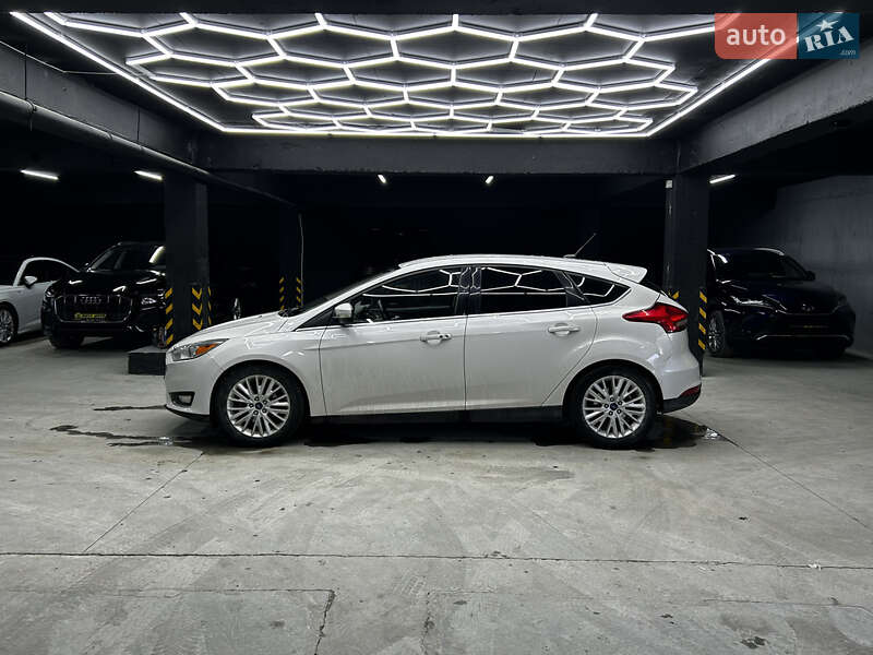 Хетчбек Ford Focus 2016 в Чернівцях