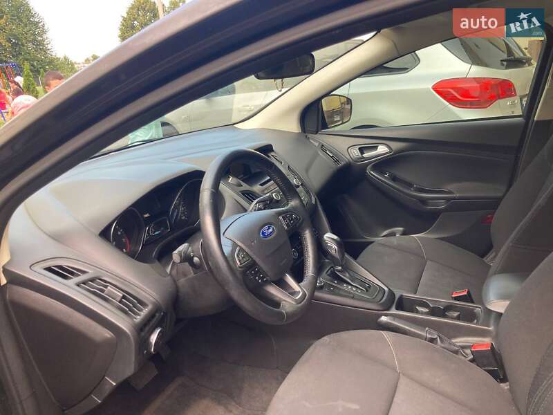Хэтчбек Ford Focus 2015 в Стрые