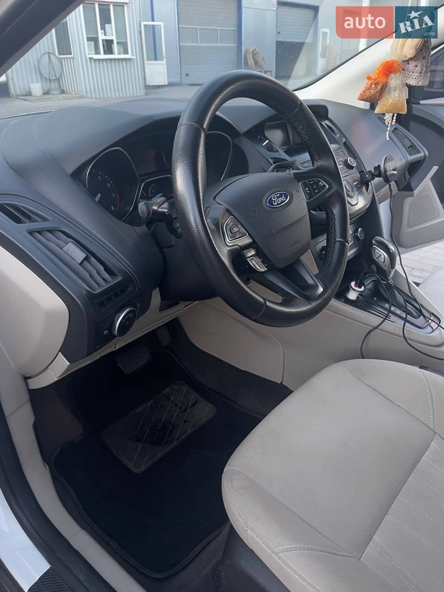 2018 Ford Focus - мініатюра 16