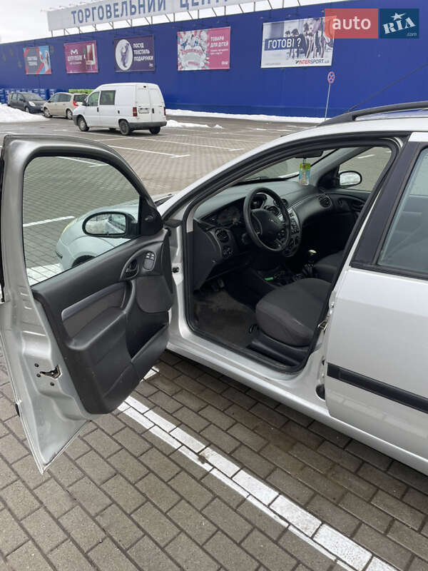 Універсал Ford Focus 2001 в Нововолинську