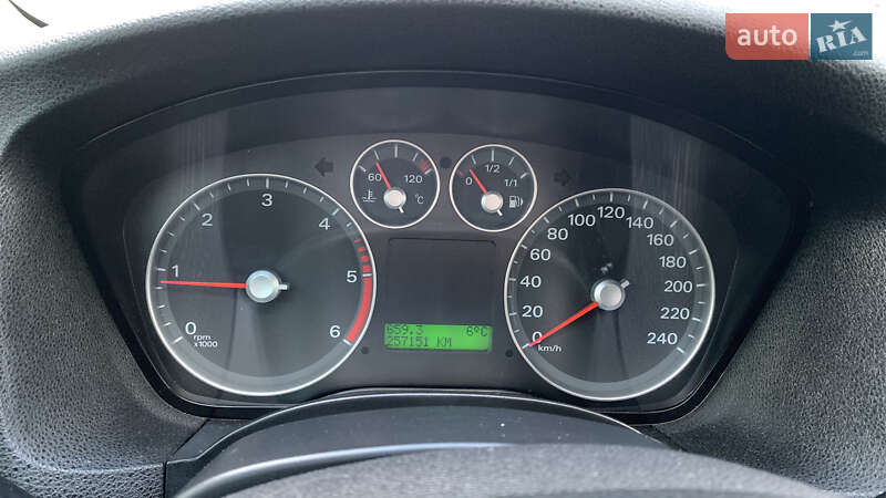 Хэтчбек Ford Focus 2007 в Львове
