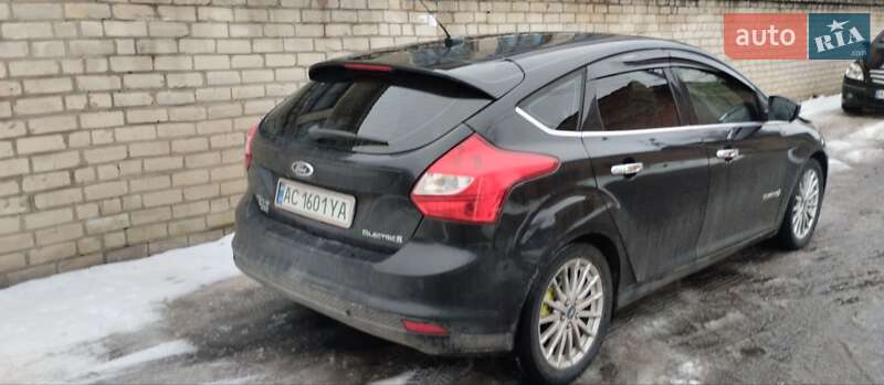 Хетчбек Ford Focus 2012 в Володимирі фото 2 Хетчбек Ford Focus 2012 в Володимирі