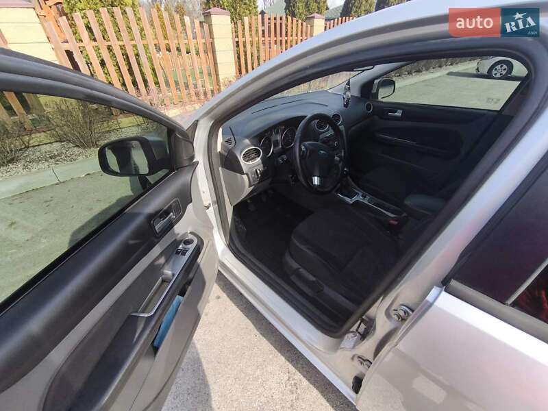 Седан Ford Focus 2010 в Днепре