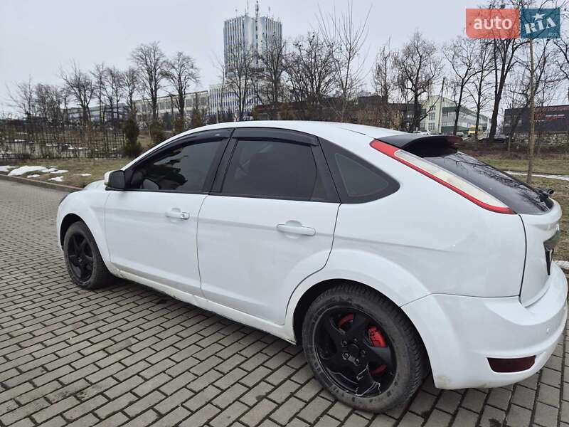 Хэтчбек Ford Focus 2010 в Ивано-Франковске
