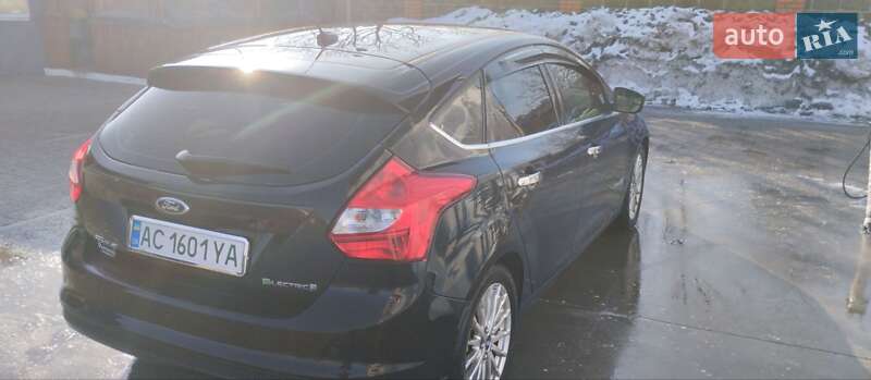 Хетчбек Ford Focus 2012 в Володимирі фото 12 Хетчбек Ford Focus 2012 в Володимирі