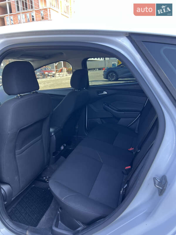 Хэтчбек Ford Focus 2015 в Львове фото 13 Хэтчбек Ford Focus 2015 в Львове