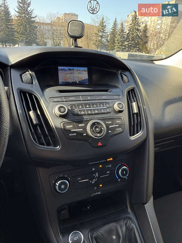 Седан Ford Focus 2016 в Лозовій