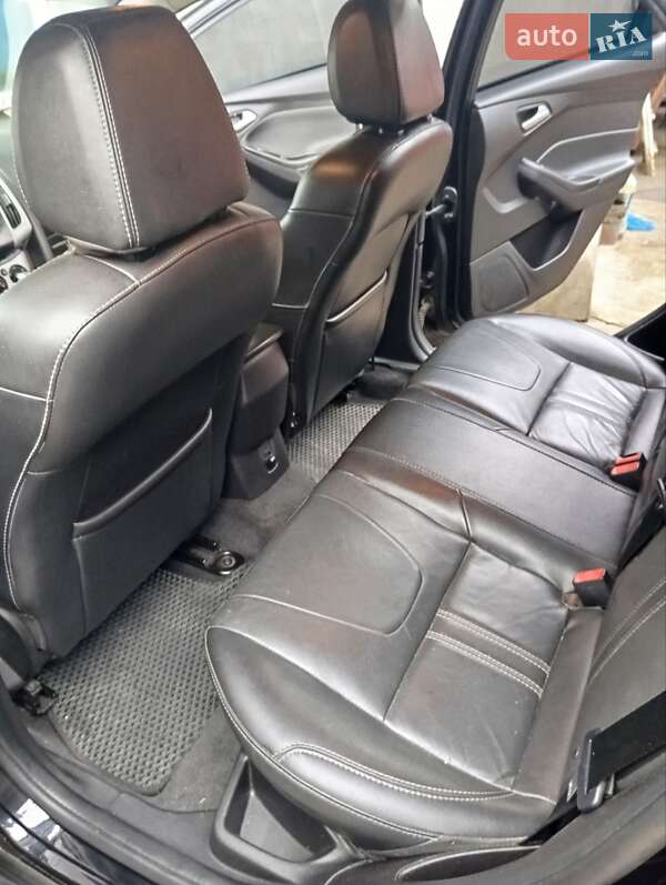 Седан Ford Focus 2014 в Новомосковську фото 12 Седан Ford Focus 2014 в Новомосковську
