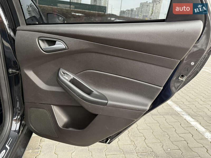 Хэтчбек Ford Focus 2016 в Киеве