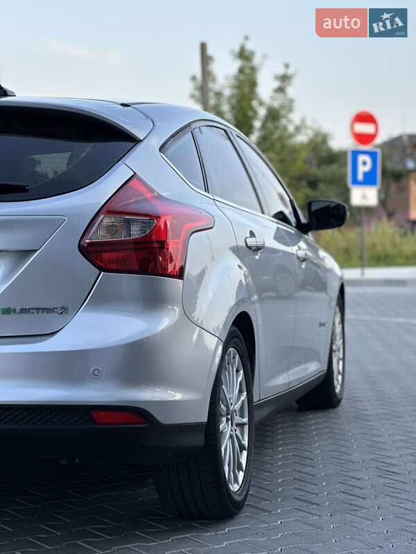 Хетчбек Ford Focus 2014 в Володимирі