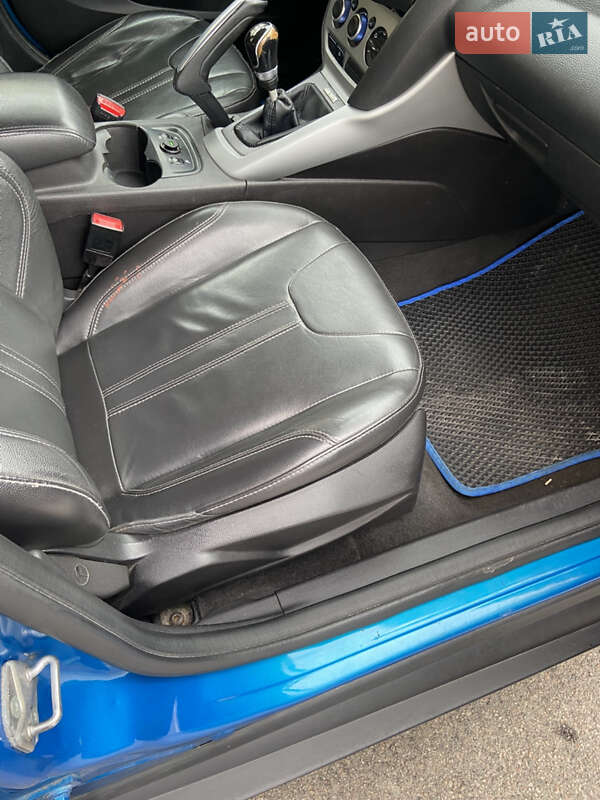 Седан Ford Focus 2013 в Вишневом