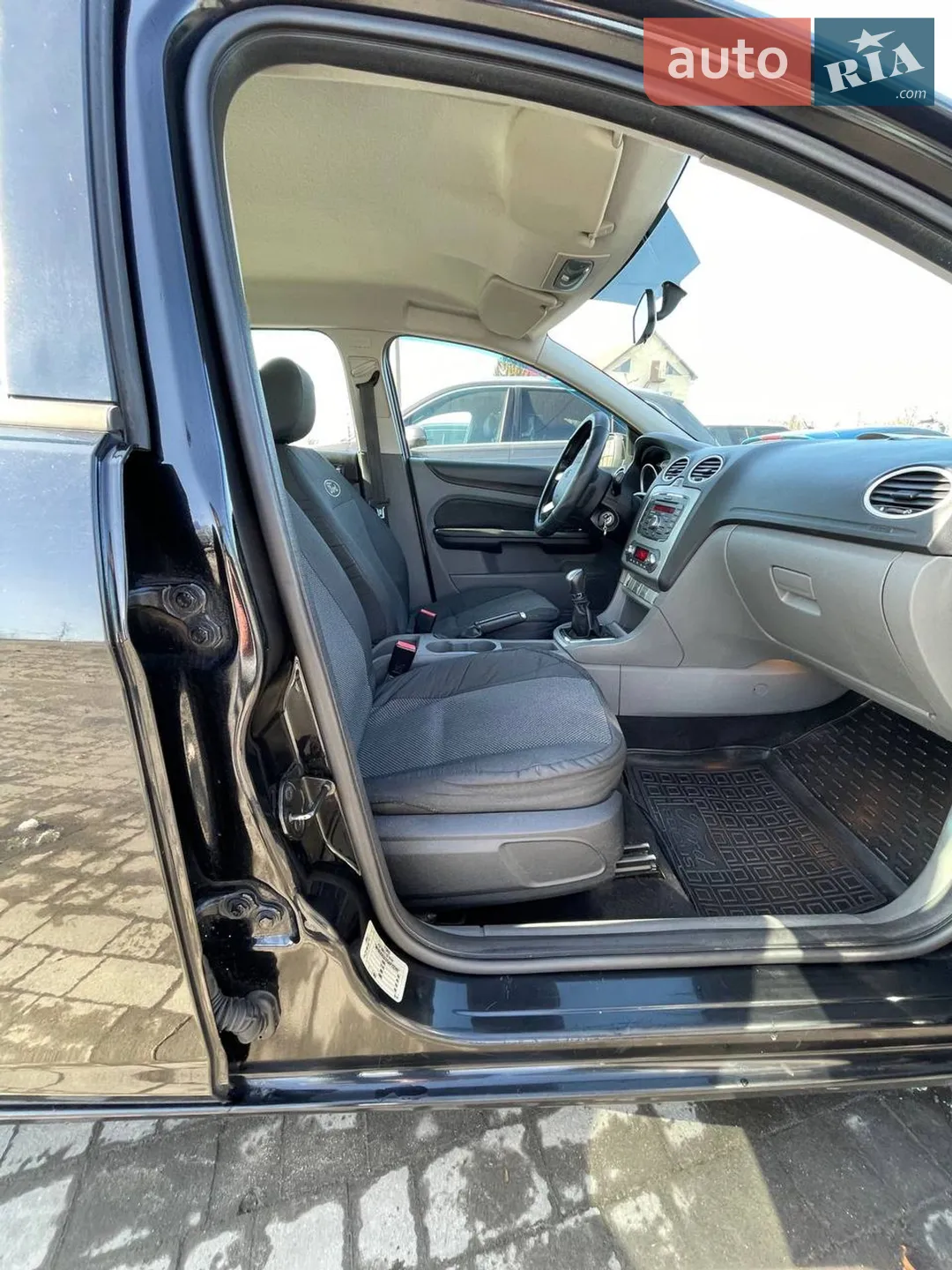 2010 Ford Focus - мініатюра 26