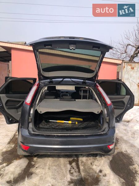 Хэтчбек Ford Focus 2011 в Люботине