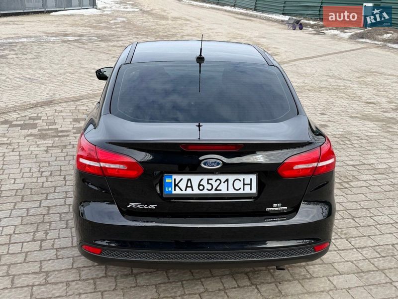 Седан Ford Focus 2015 в Бучі