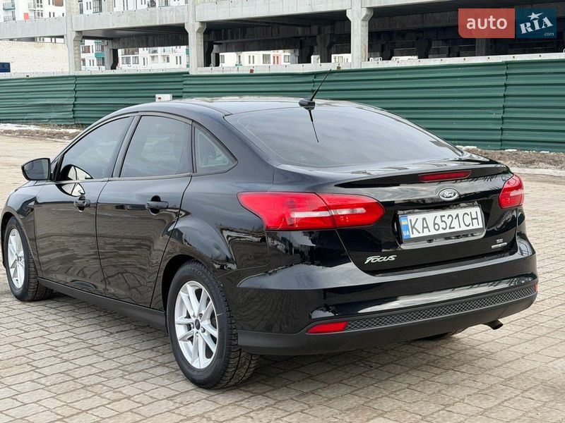 Седан Ford Focus 2015 в Бучі