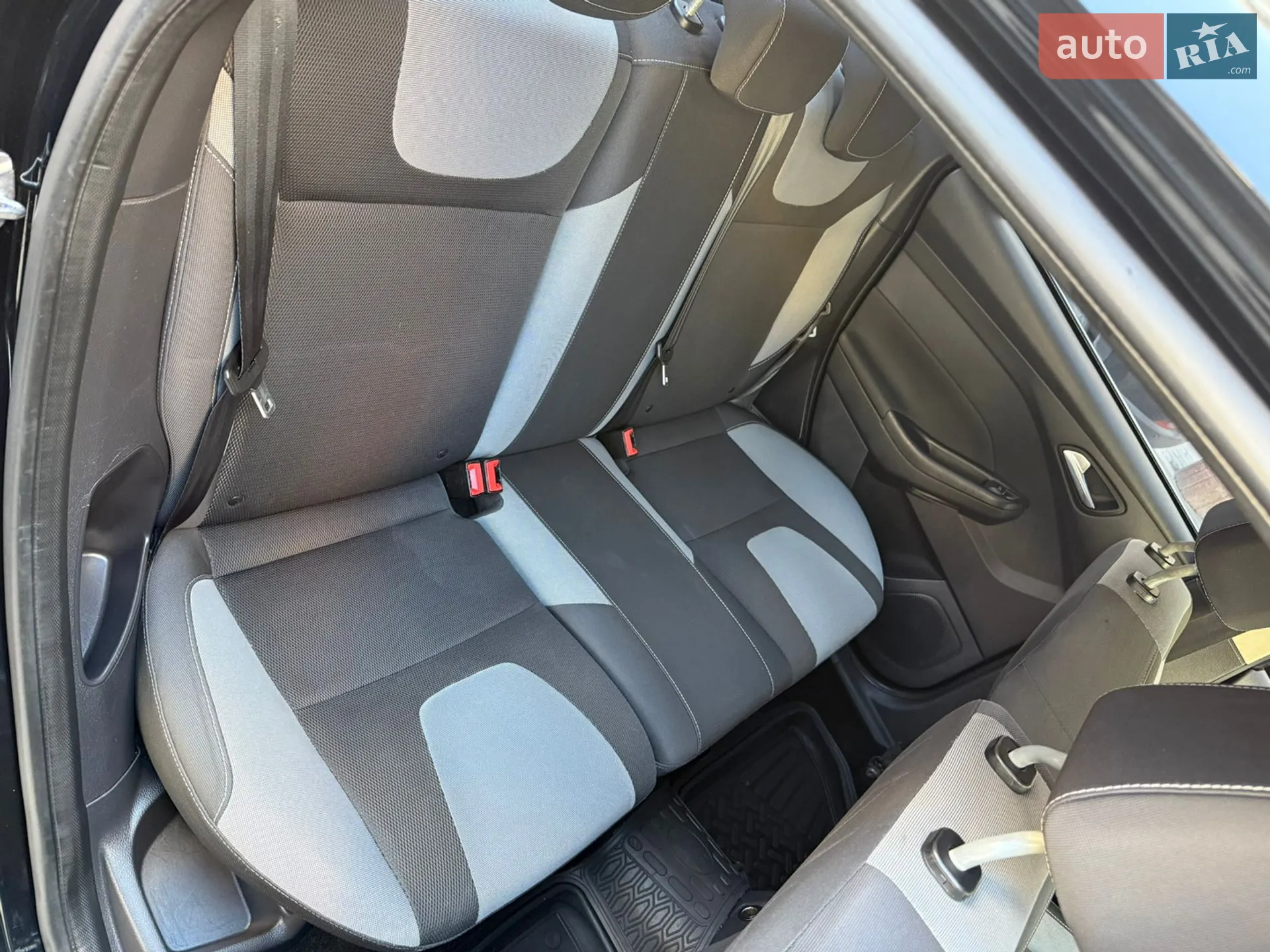 2011 Ford Focus - мініатюра 14