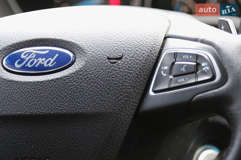 Седан Ford Focus 2016 в Киеве