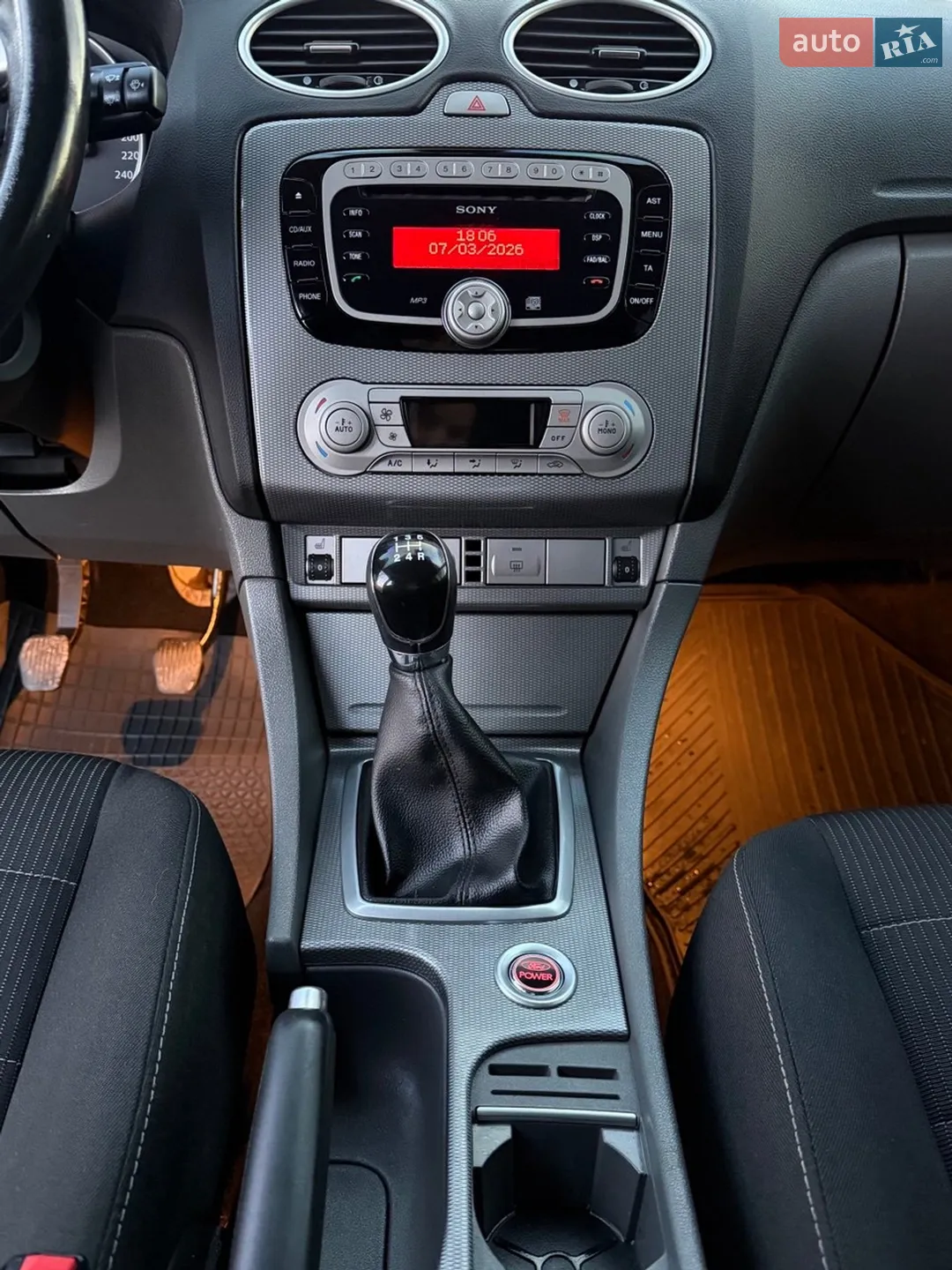 2010 Ford Focus - мініатюра 7