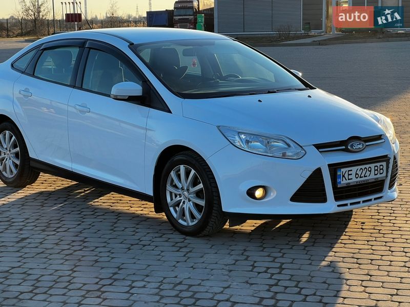Седан Ford Focus 2013 в Новомосковске фото 3 Седан Ford Focus 2013 в Новомосковске