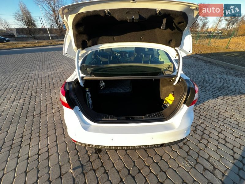 Седан Ford Focus 2013 в Новомосковске фото 8 Седан Ford Focus 2013 в Новомосковске