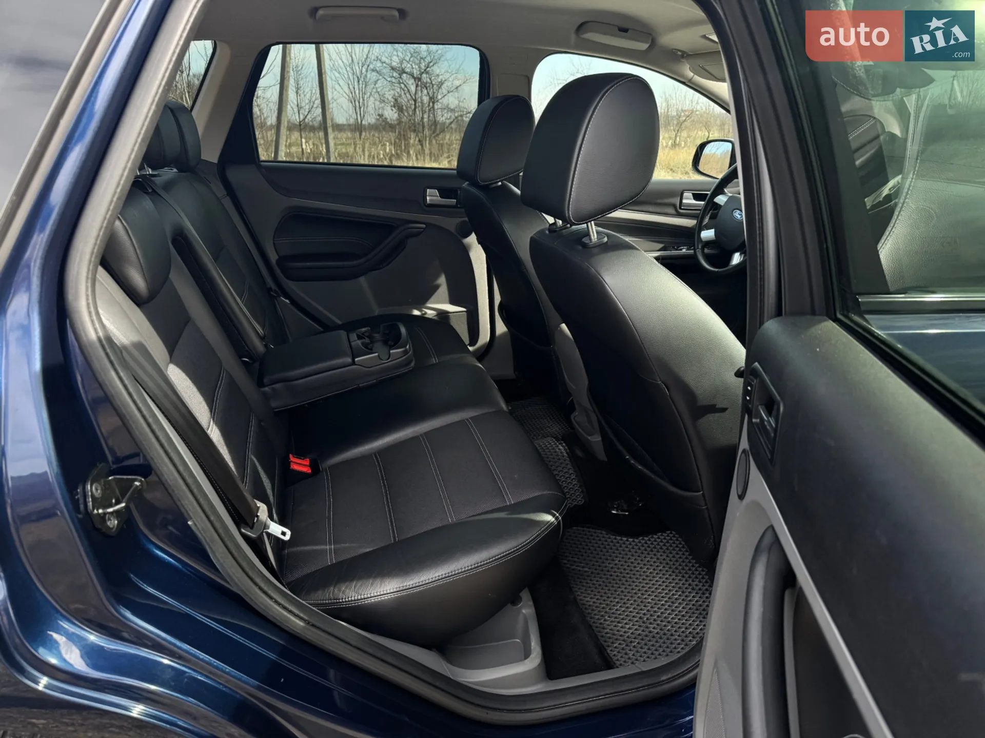 2010 Ford Focus - мініатюра 19