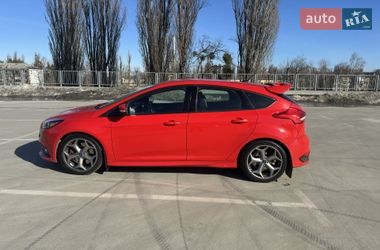 Хэтчбек Ford Focus 2016 в Киеве