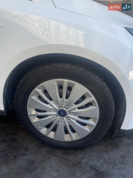Хэтчбек Ford Focus 2016 в Киеве