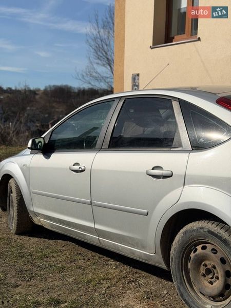 Хэтчбек Ford Focus 2007 в Белых Ославах