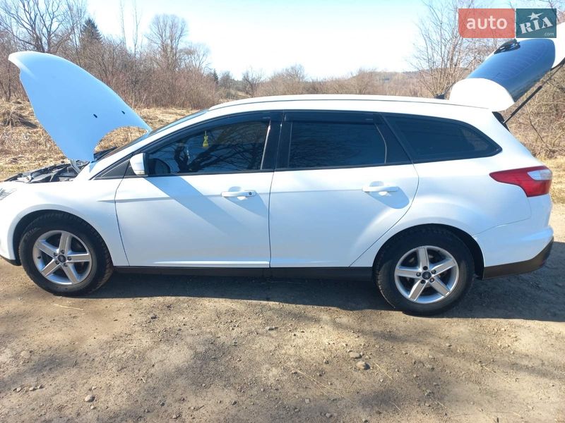 Универсал Ford Focus 2012 в Хырове