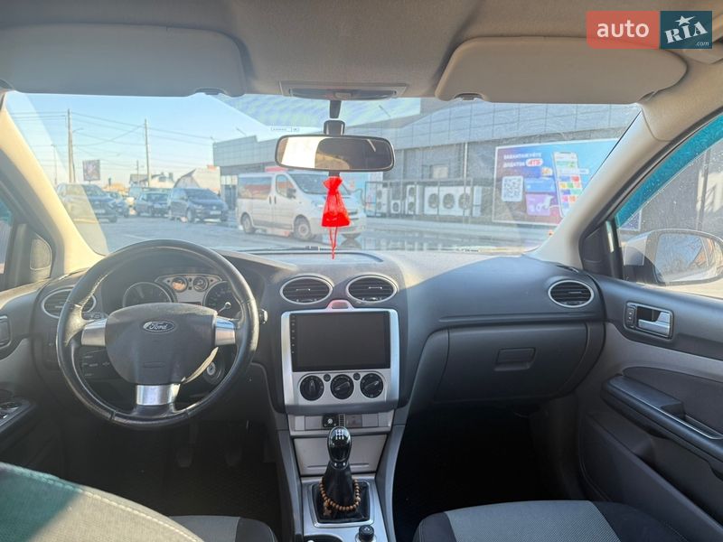 Хэтчбек Ford Focus 2011 в Чернигове