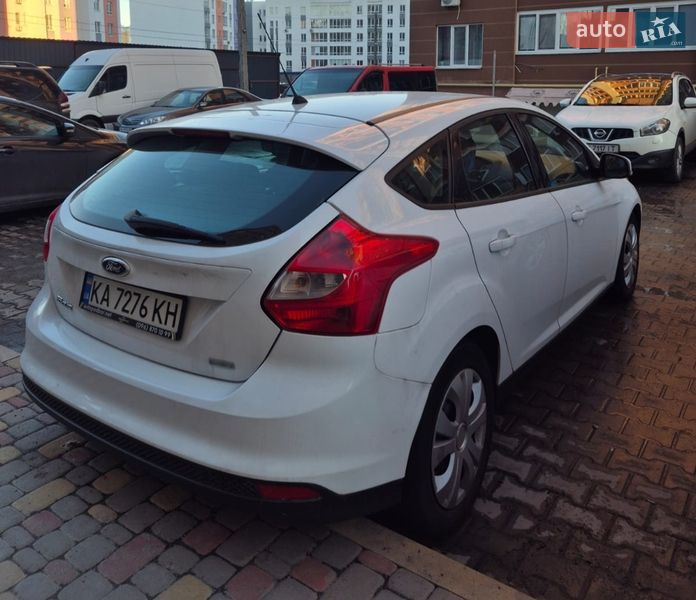 Хэтчбек Ford Focus 2014 в Киеве